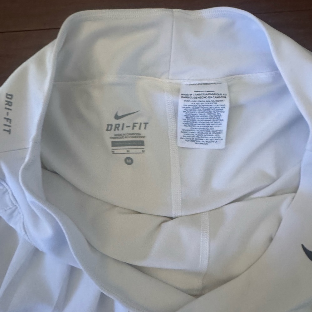Nike Dri-Fit Victory Tennis white Skirt Size medium w/black Bella Hadid RARE - Picture 5 of 6